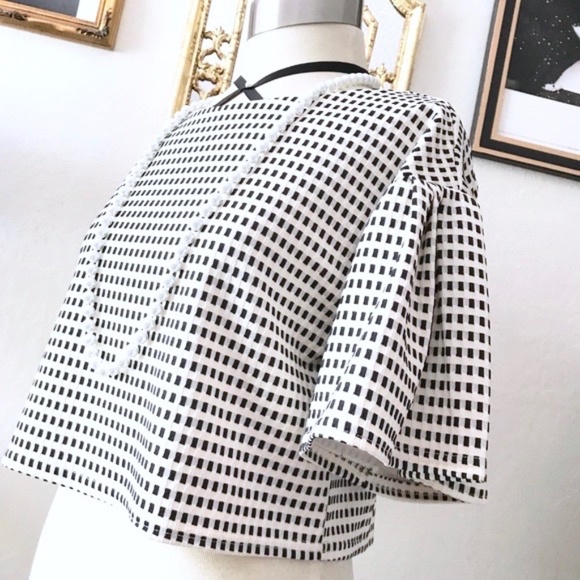 Crop Top Bell Sleeves Small - Picture 7 of 7